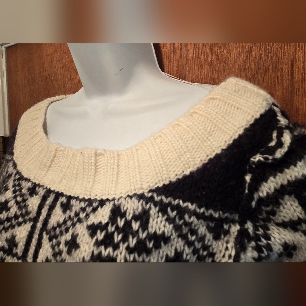 HOST PICK! 🎉🎊Free People Black and Cream Patterned Sweater SzL NWT - Picture 5 of 8